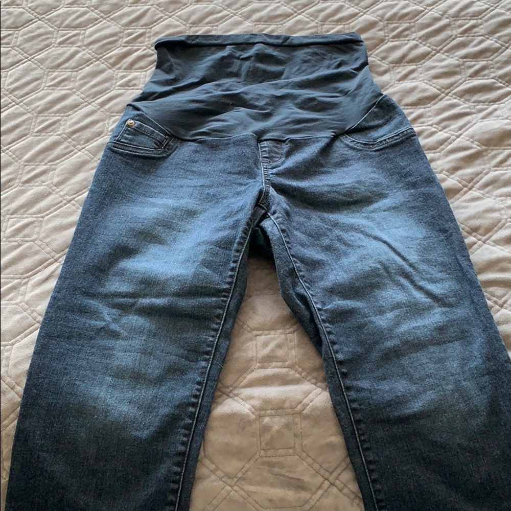 Maternity capris